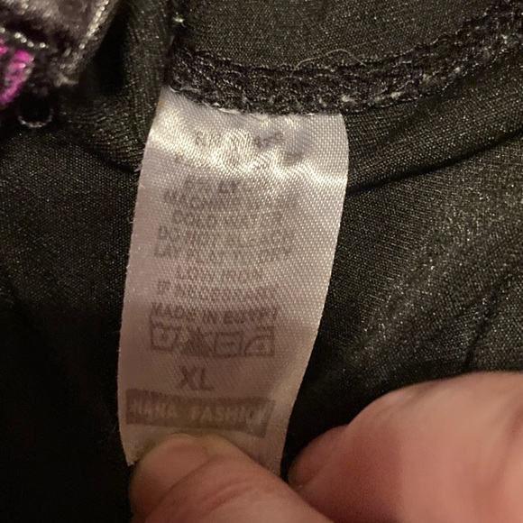 Size says X-Large but fits like a Medium Women’s Nana Fashion workout pants - Picture 4 of 4